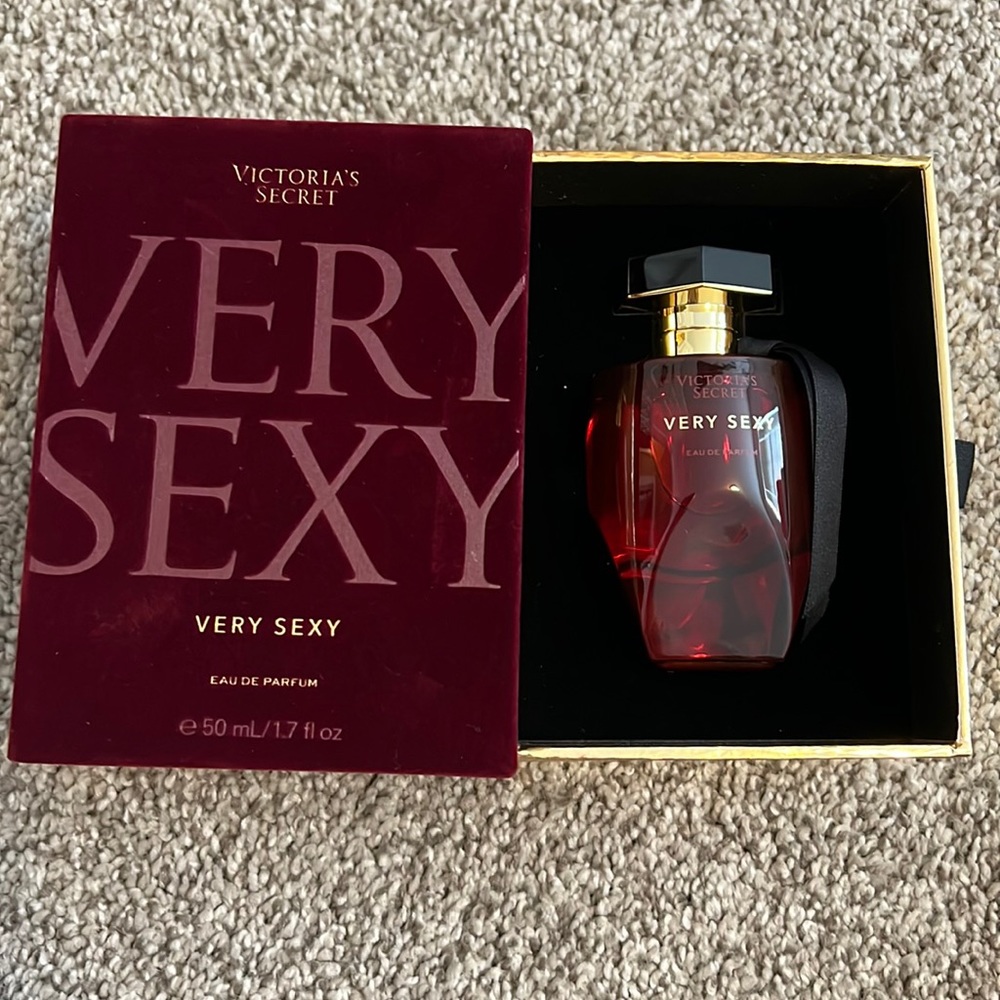 VS Very Sexy Perfume